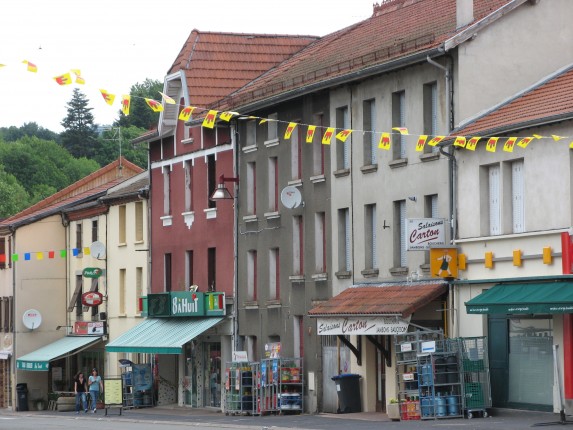 vue du bourg rue de lyon